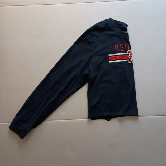 Red Sox Crop Long Sleeve TShirt Blue Women’s Size L - Picture 12 of 16